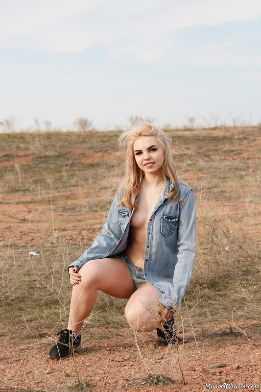 MarvelCharm_Rebecca-Denim-Peek-046