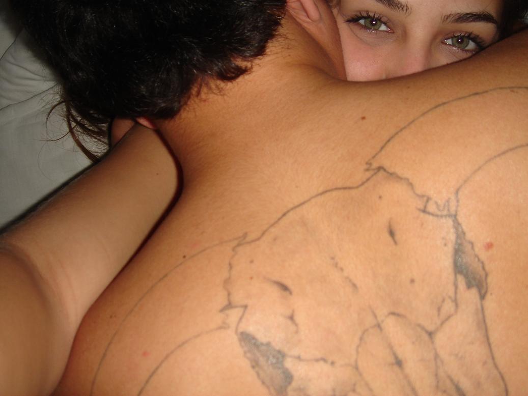 Esta joven le gusta montarse en el caballo