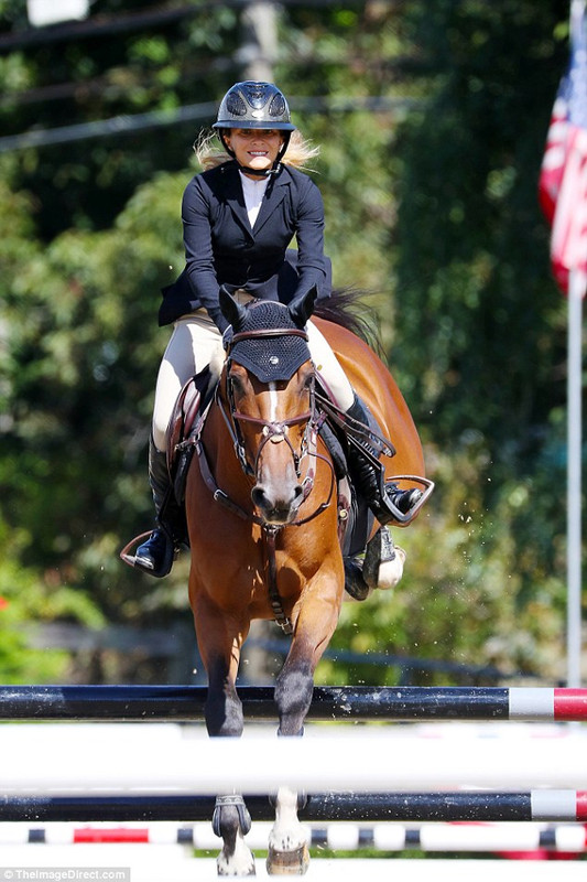 50BD5EDC00000578-0-image-a-32_1538088930242