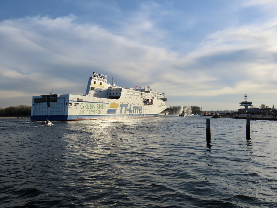 341BB6F4-C9F9-48A0-81C0-C308C1746D14