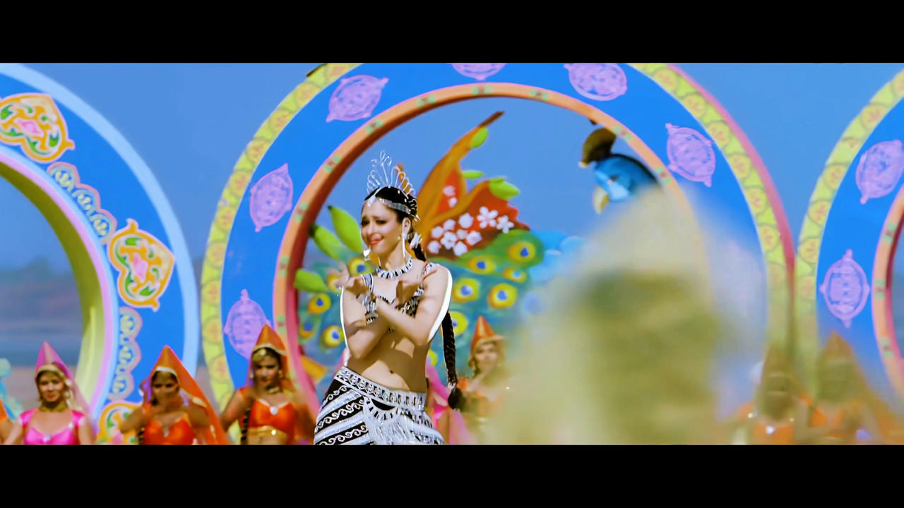 Tamanna Hot Song From Himmatwala Naino Main Sapna 4K (Best Quality).mp4_snapshot_01.17_[2021.04.05_1
