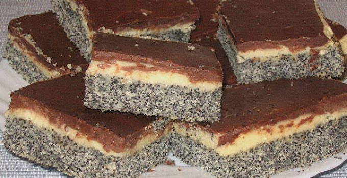 Mohnkuchen mit Vanillecreme und Schoko (leckerer Blechkuchen, schmeckt lecker, gelingt immer) Mohnkuchen mit Vanillecreme und Schoko (leckerer Blechkuchen, schmeckt lecker, gelingt immer)