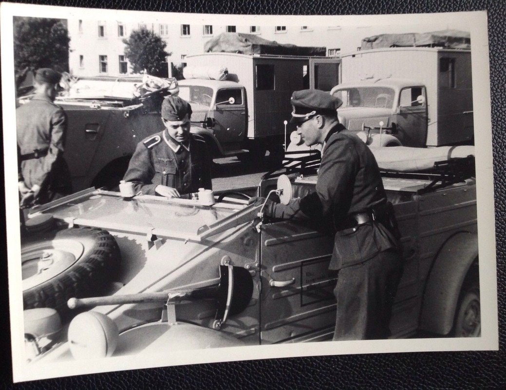 Foto Fahrzeuge VW Kübelwagen Soldaten Transporter