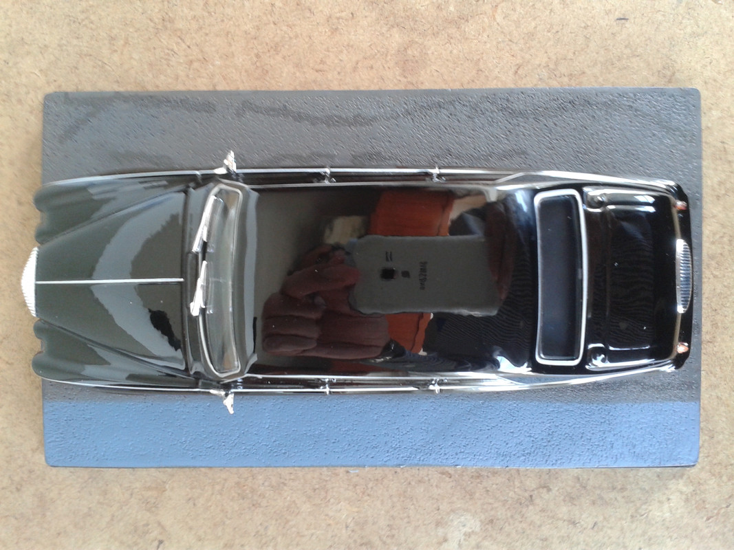 1987 Daimler DS420 Limousine (Universal Hobbies-Bond Collection) (14)