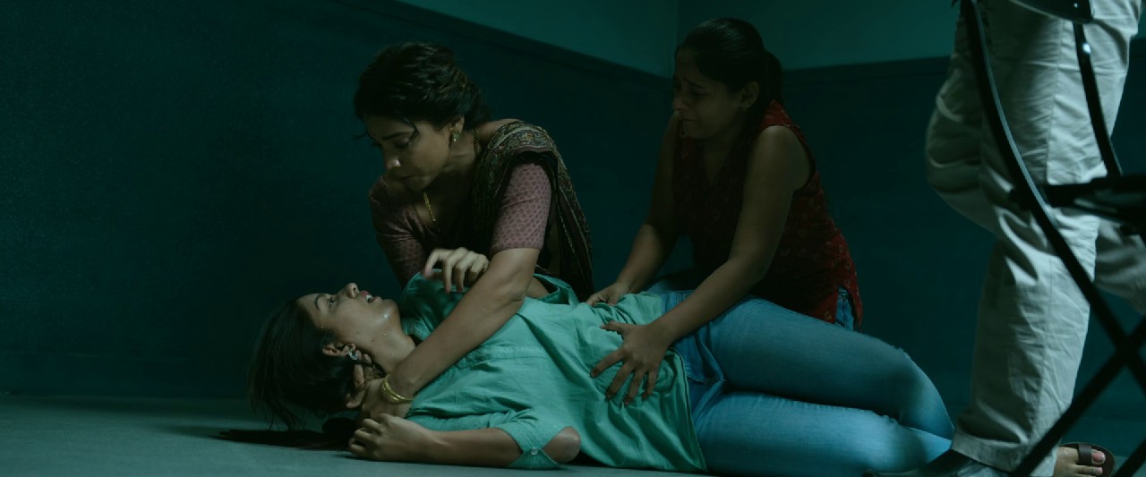 Drishyam-2-2022-AMZN-WEB-DL-Hindi-1080p-HEVC-DDP-5-1-ESub-mkv-0002