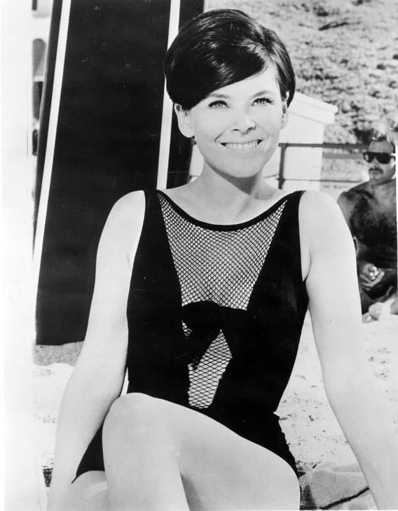 yvonne_craig_089