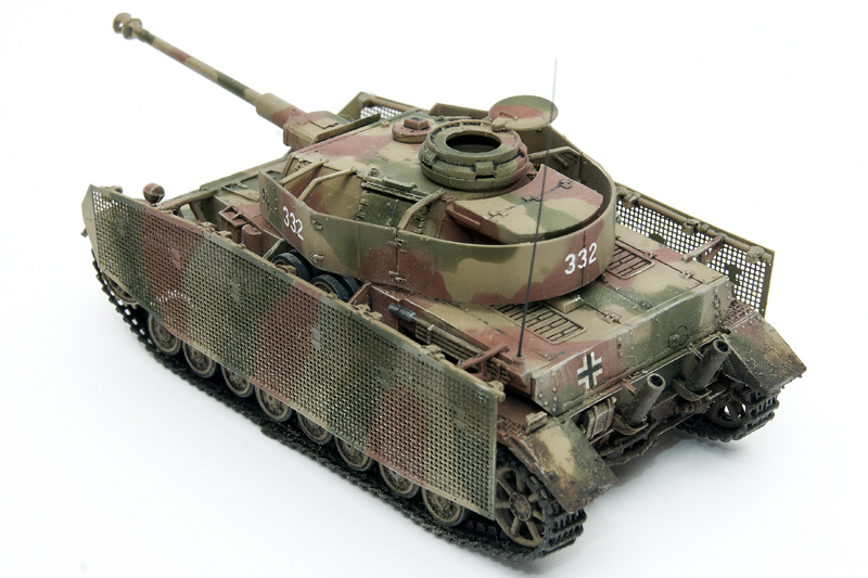 Panzer IV Ausf. H with Schürzen in 1/72 scale. Dragon vs. Revell Panzer IV Ausf. H with Schürzen in 1/72 scale. Dragon vs. Revell
