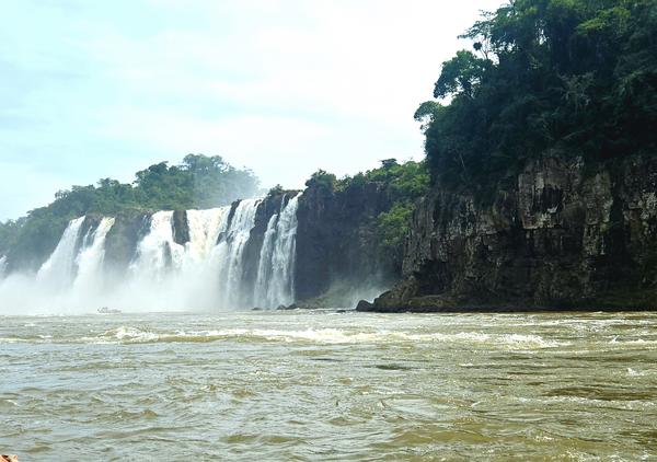 В джазе только девушки или аргентинско-бразильский калейдоскоп В джазе только девушки или аргентинско-бразильский калейдоскоп