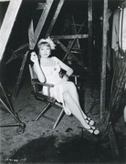 Shirley-Mac-Laine-d19
