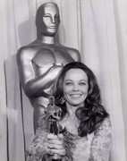 leslie-caron-md09