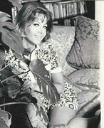 ingrid-pitt-c27