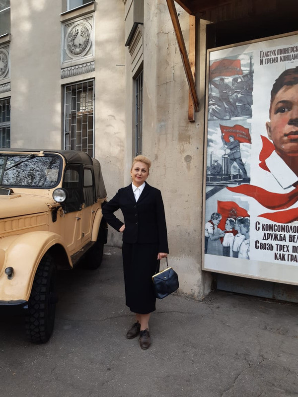 оля 50 год чер.костюм