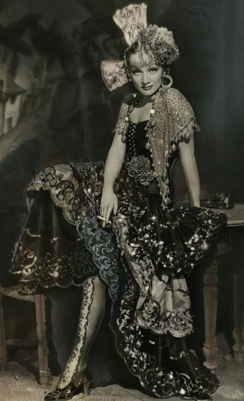 Marlene_Dietrich_d86