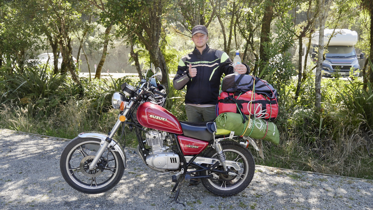 E71D95A9-3FB7-4FAA-809A-DBE2253E3751