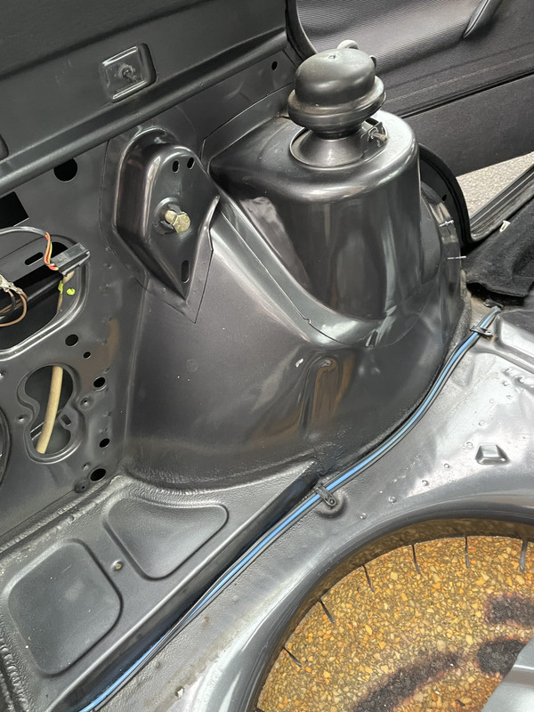 9CB00B1F-9EF3-4747-A816-FE04306A1EBD