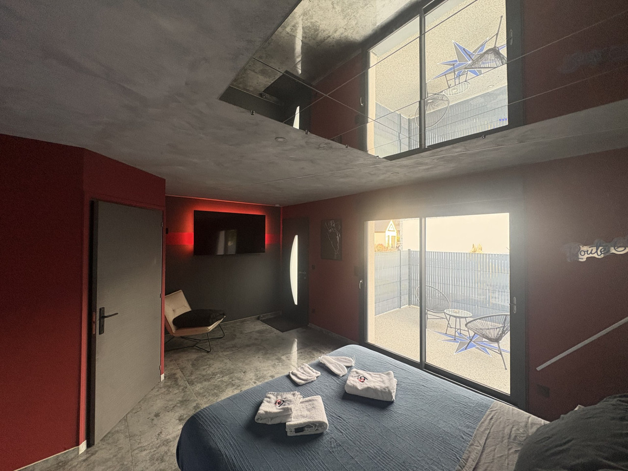 Balnéo privative aux teintes bleutées