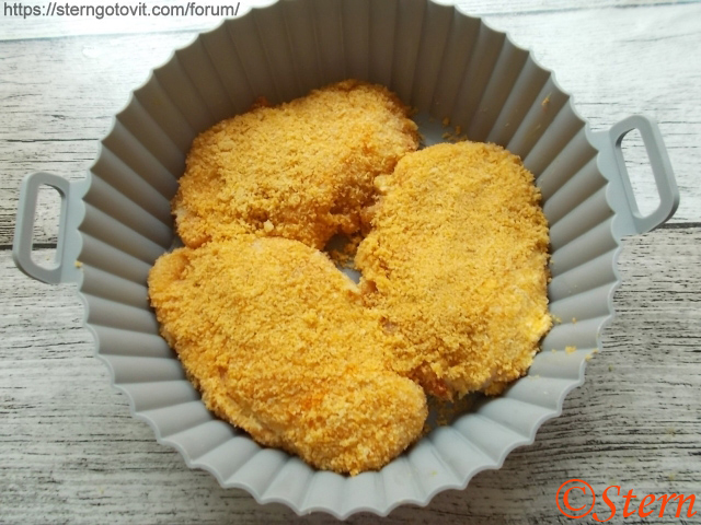 Куриные бёдра в панировке в аэрогриле