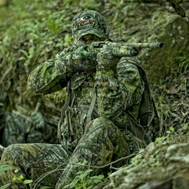 Se dissimuler dans la nature est un excellent moyen de contourner la puissance de feu supérieure de l'ennemi.