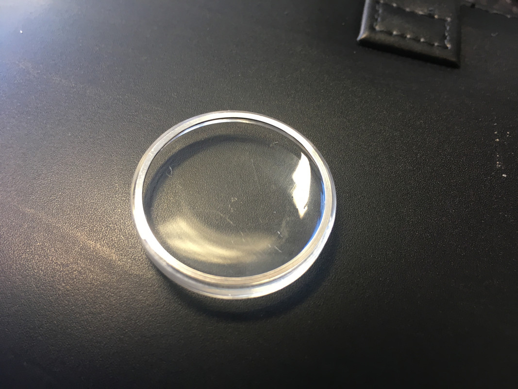 omega 300 crystal close feet 2