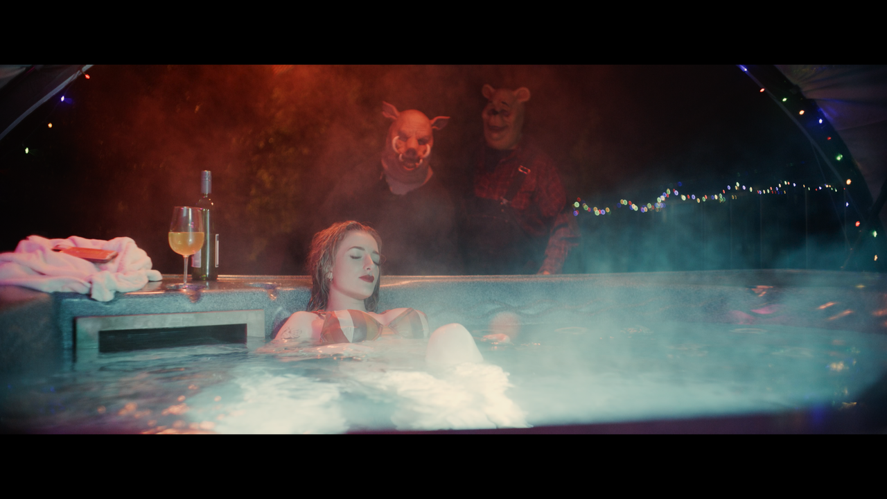 Winnie.The.Pooh.Blood.And.Honey.2023.2160p.BDREMUX.HEVC.HDR.DoVi-Нечипорук.mkv_snapshot_00.39.51.890