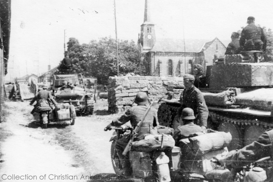 Two Pz Kpfw 38 (t) on the road between Arras and Saint Omer.