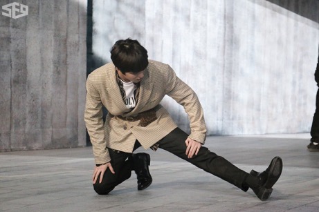 5-DB87-A16-CDFA-44-DD-B13-D-7-AEA3-CA751