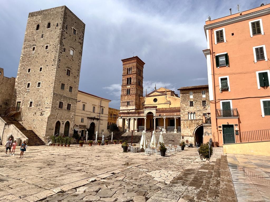 Жаркий сентябрь на побережье Тирренского моря. Жаркий сентябрь на побережье Тирренского моря.