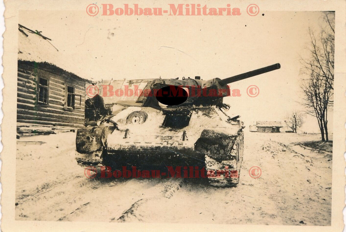 Foto Russland 1942 russischer T 34 Beutepanzer der Sturmgeschütz -Abt.202.