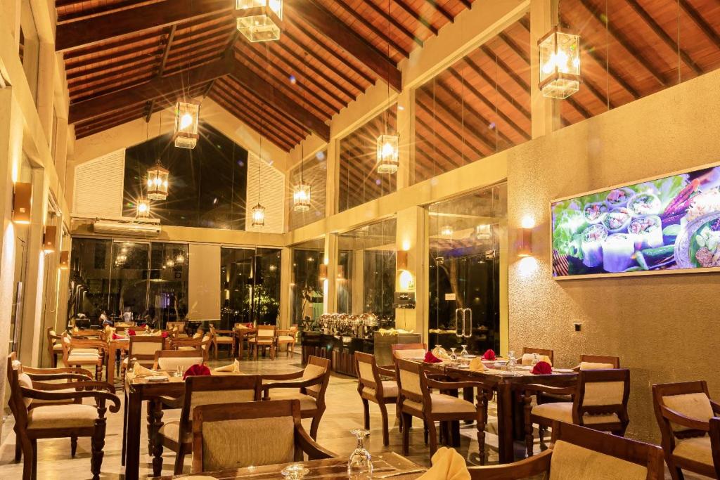 Grand Tamarind Lake