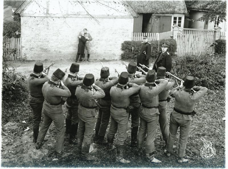 06MObhwxKBcBXJKfQiLEUn_micr