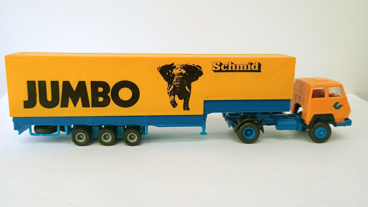 Mach (3895)