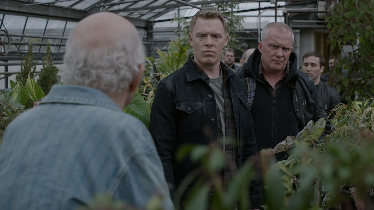 The.Blacklist.S07E17.Brothers.1080p.10bit.AMZN.WEB-DL.AAC5.1.HEVC-Vyndros.mkv_snapshot_21.43_[2020.0