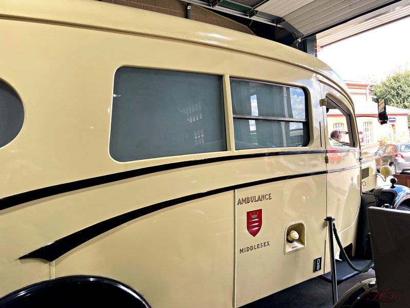 Vintage-ambulance-2-HD.jpg