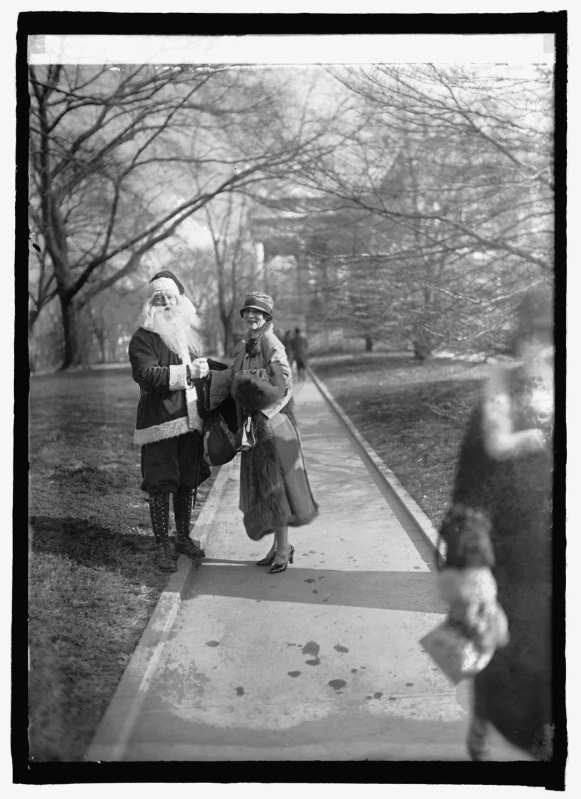 december 14th 1925 irene rich santa claus at the white house v0 ptmcepdxt47g1