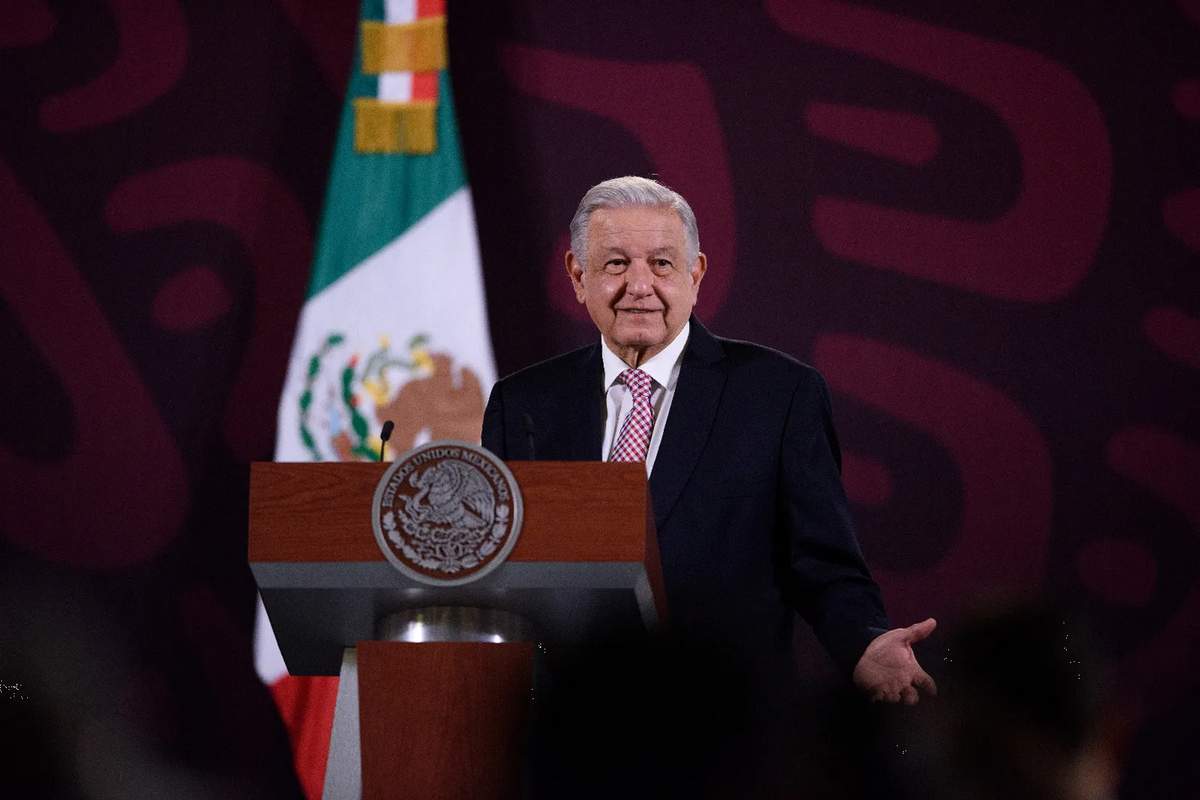 AMLO se lanza contra el INAI, tras iniciar investigación por filtración de número telefónico