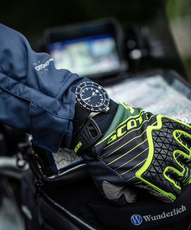 9D164D90-9FFB-4053-94FD-3F54B39B2025