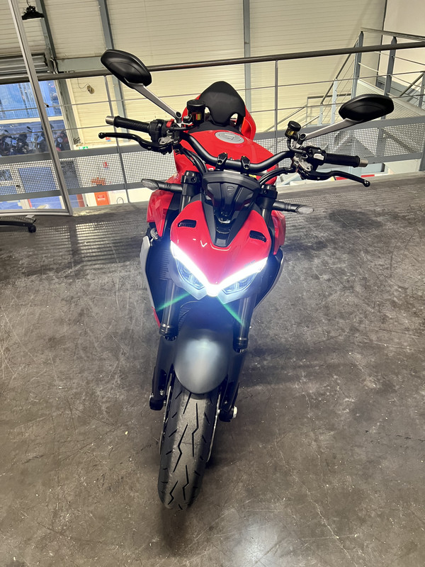 CD660D94-7D07-4860-9C7E-F6E4B0E21F78