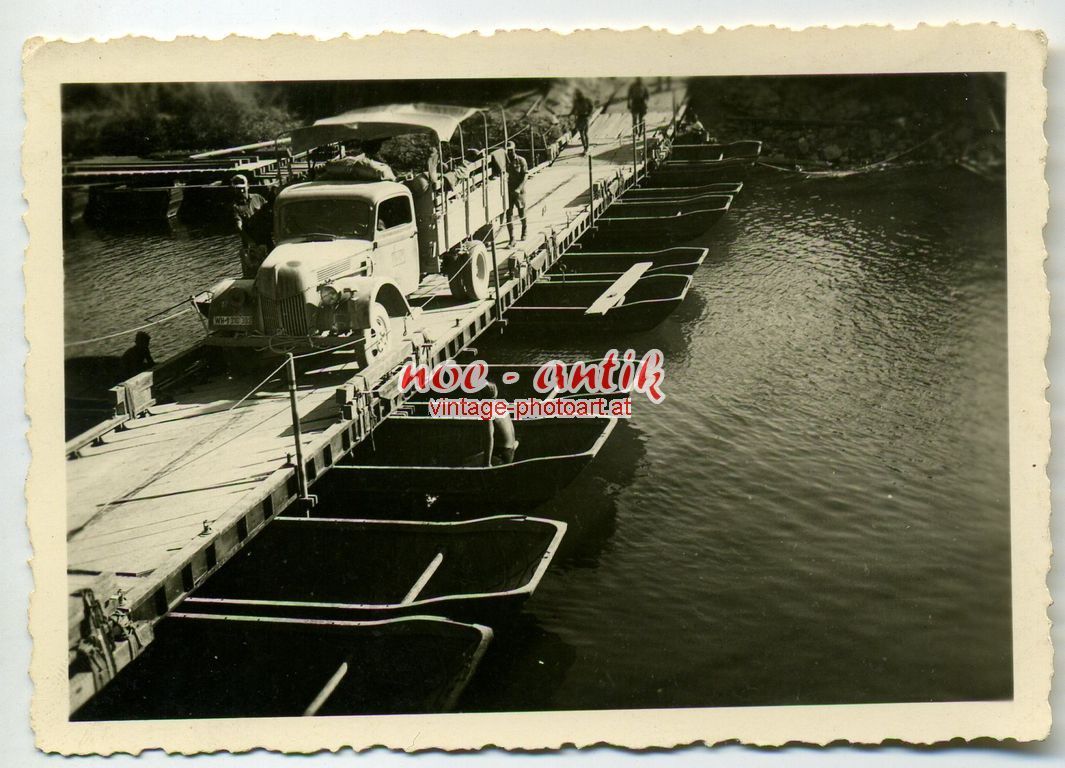 Foto Südfront LKW Wehrmacht WH Pontonbrücke Pion