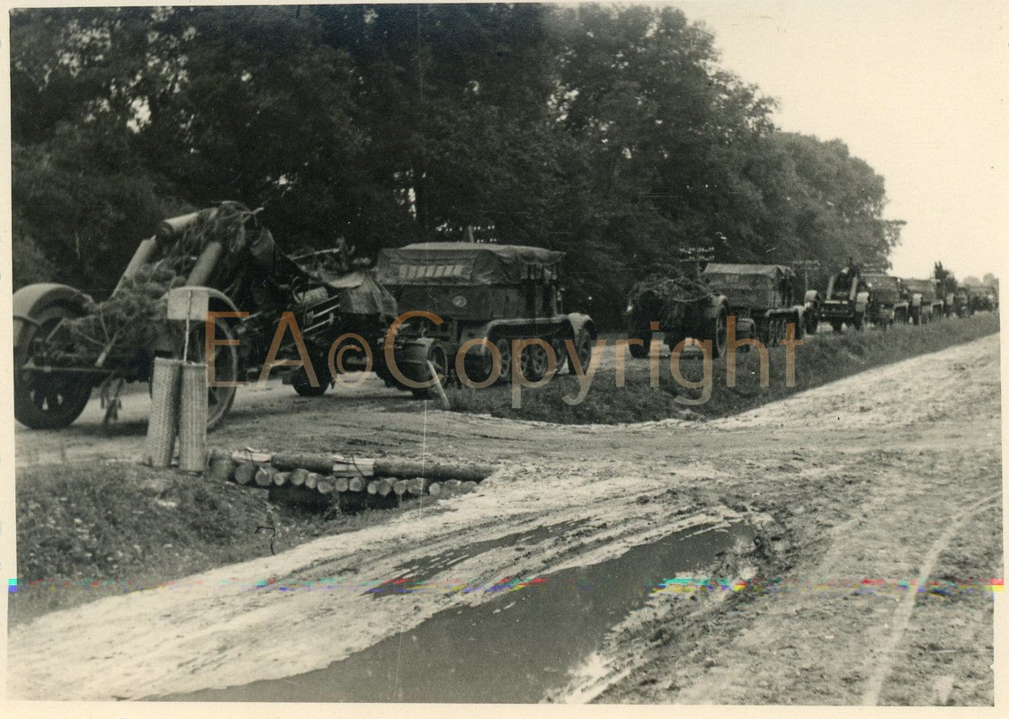 Halbkette SPW Sd.Kfz.Trailer Anhänger Artillerie