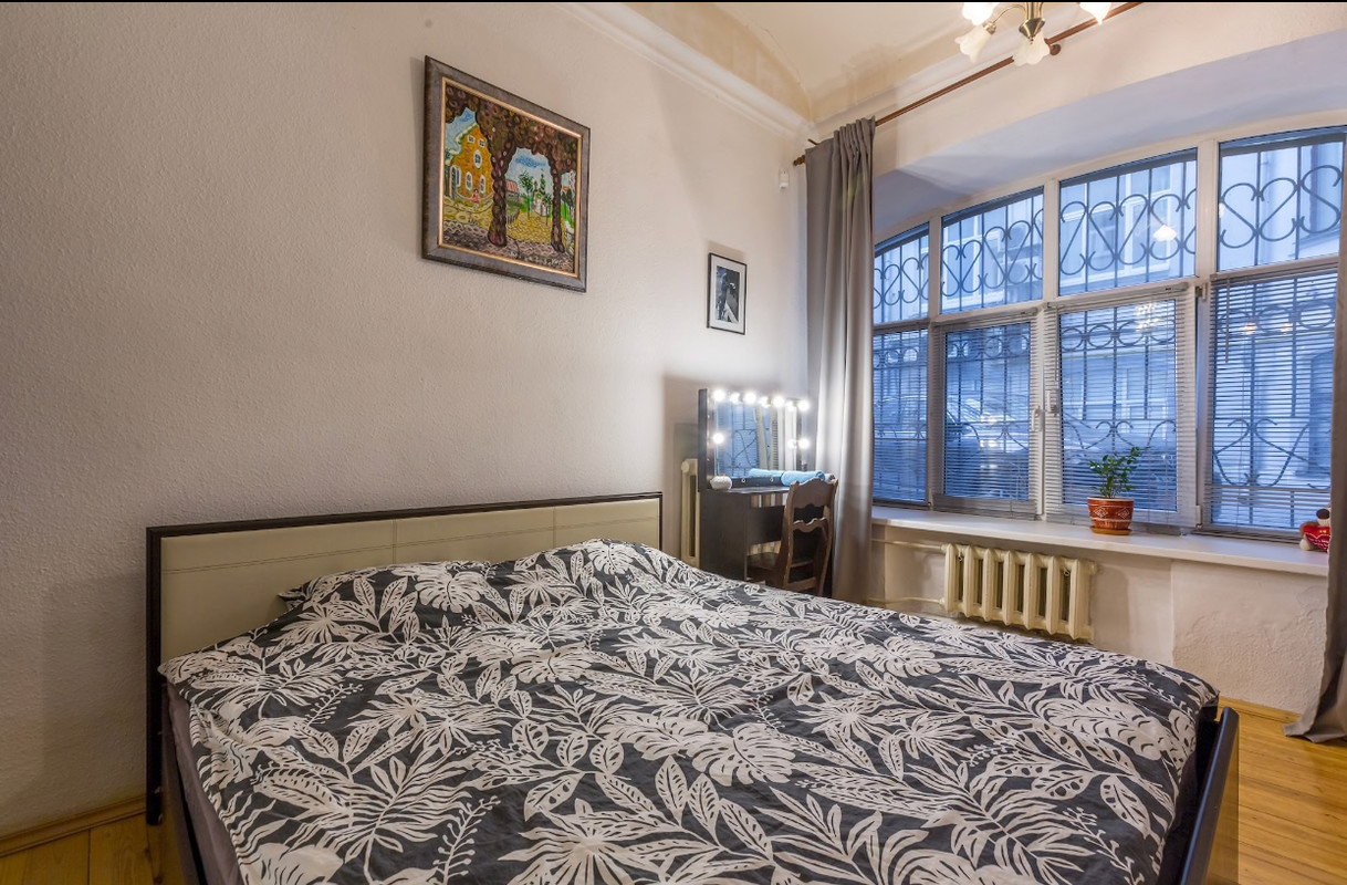 7DE4209C-AD7C-44AA-BF1F-412F9FC15C22