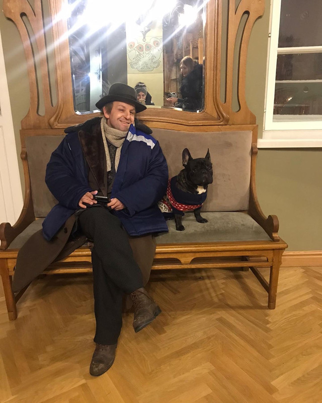 3E5A9EF1-020A-43A1-92EE-E98921821E7C