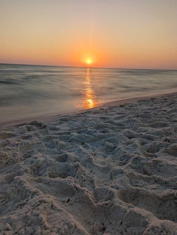 PXL-20241028-224813607-LONG-EXPOSURE-01-COVER.jpg