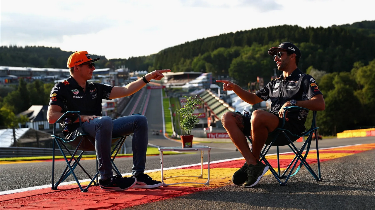 Celebran sin Checo Pérez: Red Bull comparte foto de Max Verstappen y Ricciardo