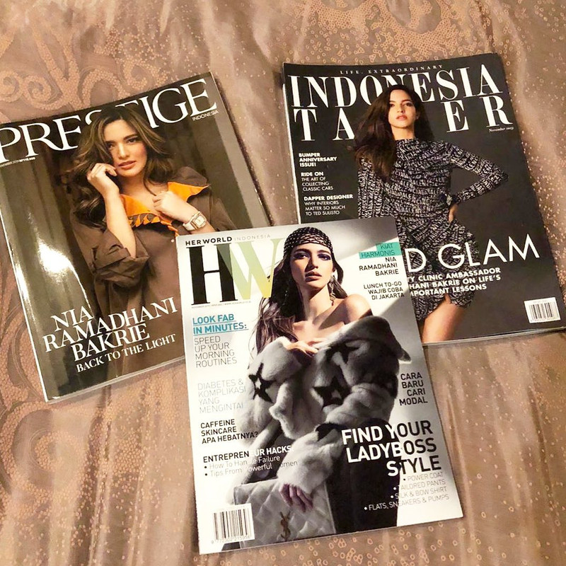 Nia Ramadhani menjadi model sampul tiga majalah sekaligus di bulan November