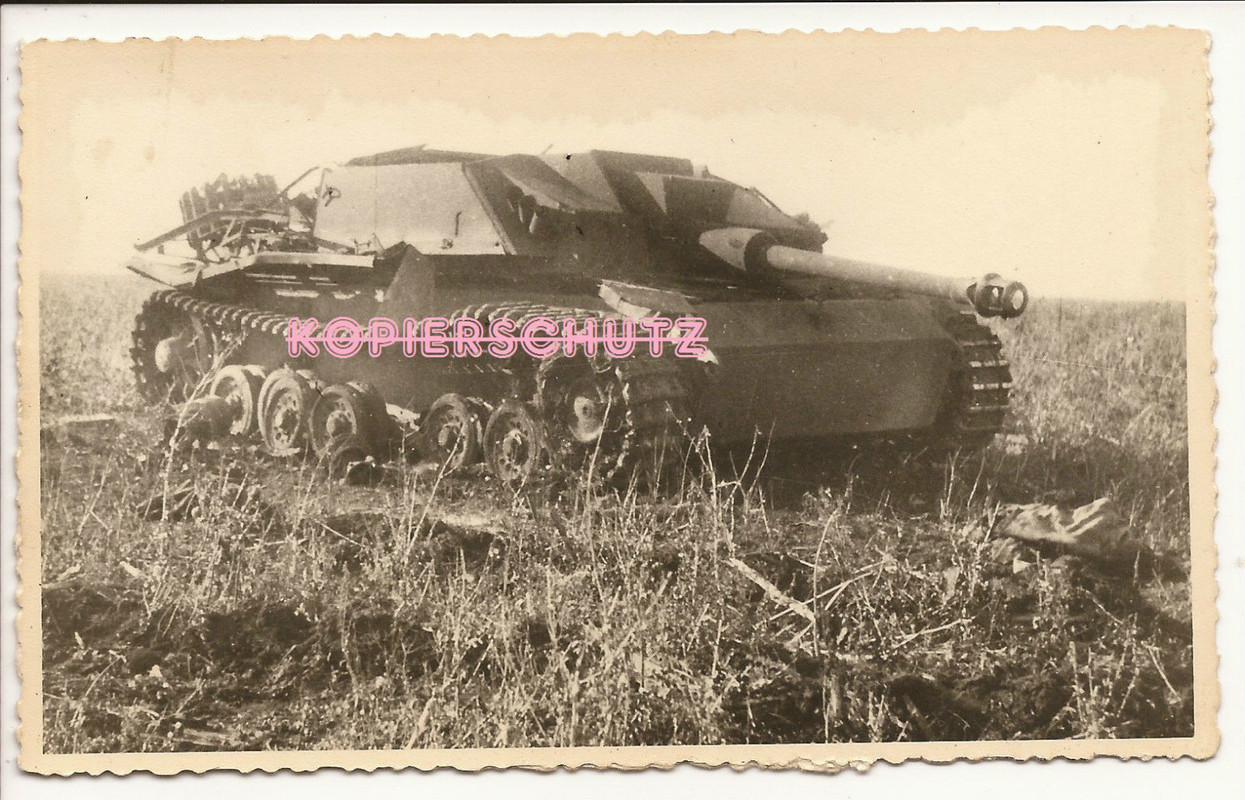 Foto Panzer Sturmgeschütz StuG III abgeschossen 