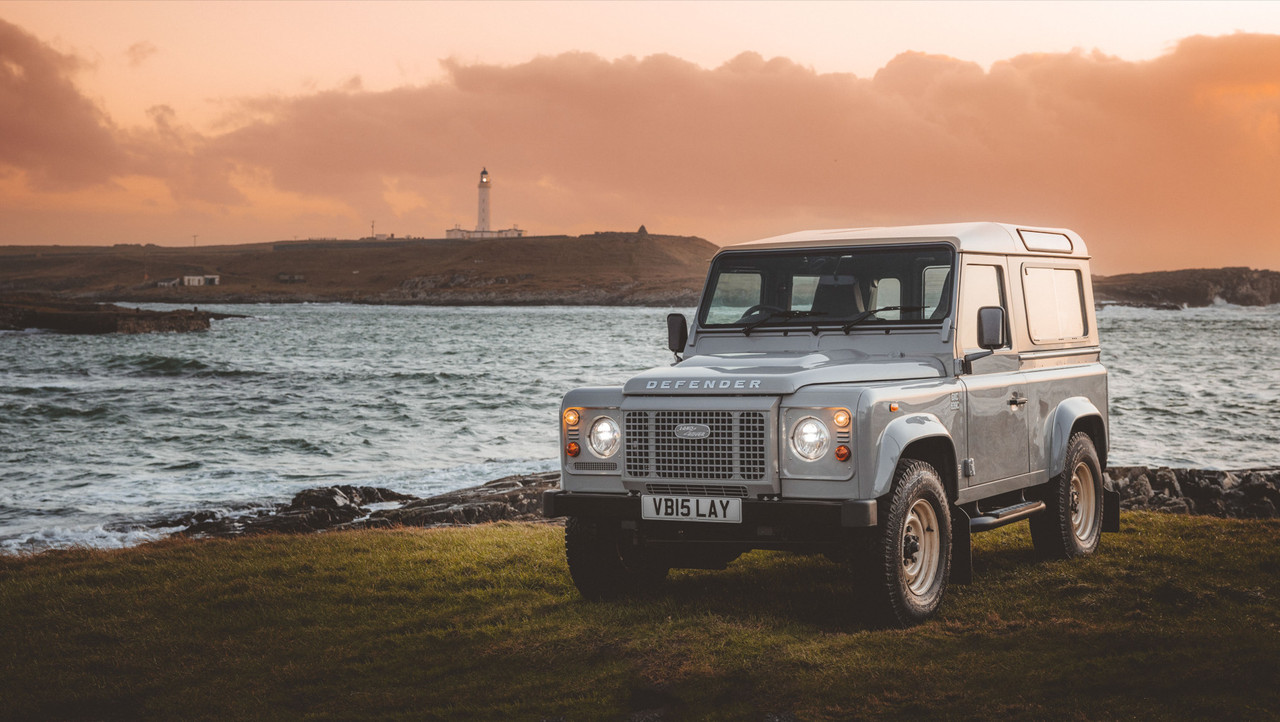 LANDROVERCLASSICDEFENDERWORKSV8ISLAYEDITION-02