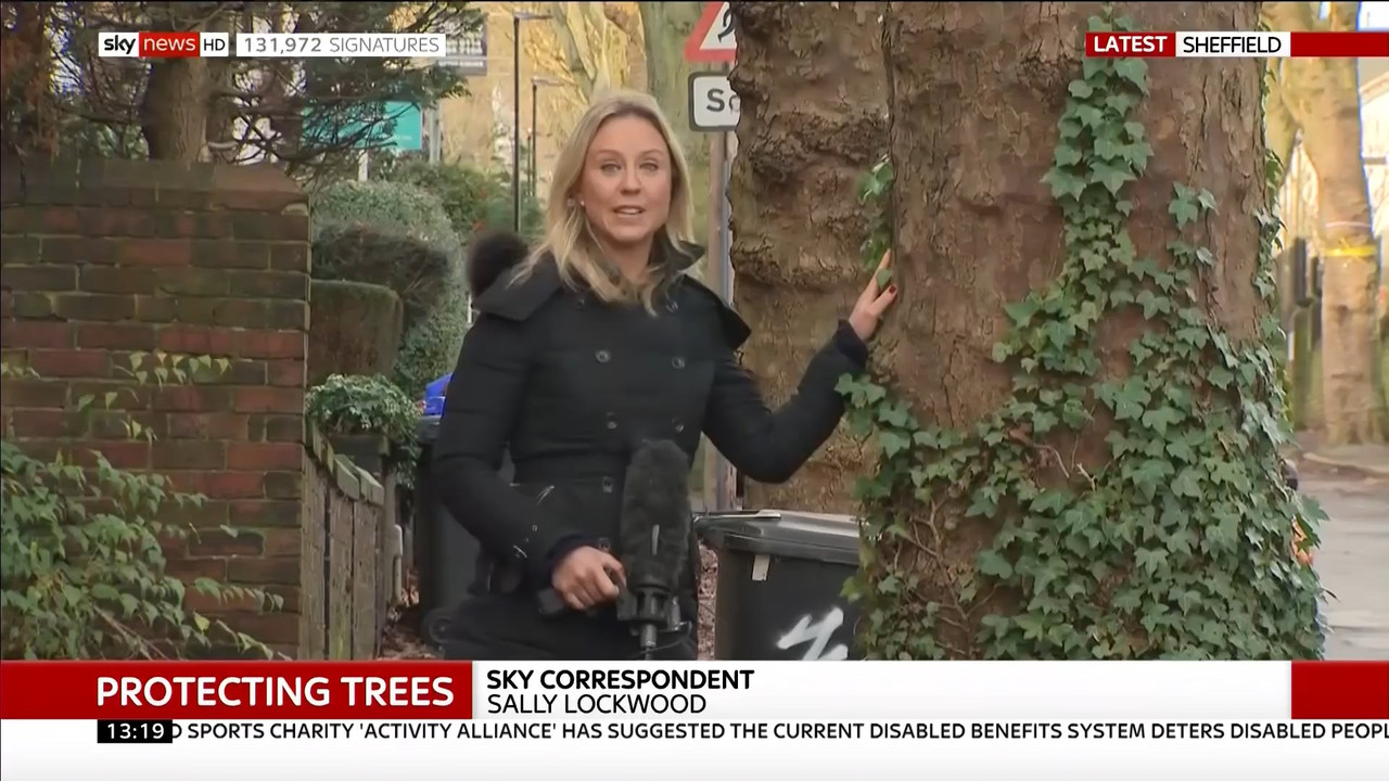 30 December - 13.00.00 - Sky News. Live coverage of main weekend