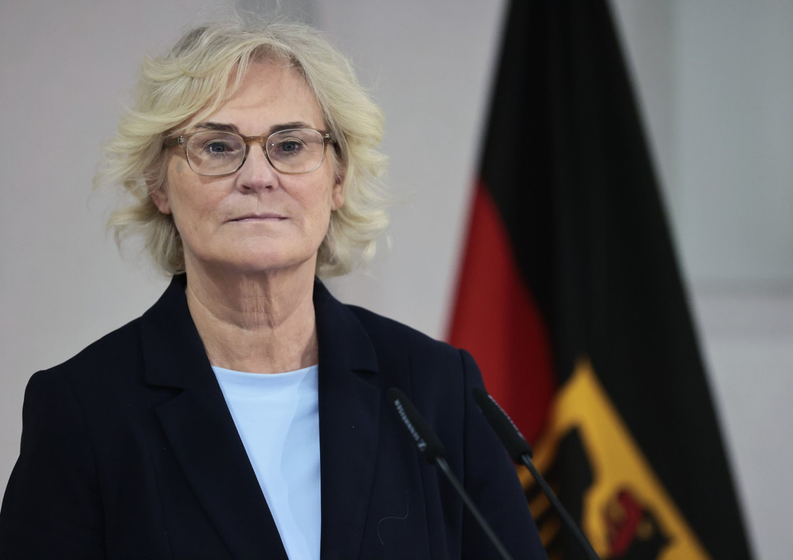 verteidigungsministerin.jpg