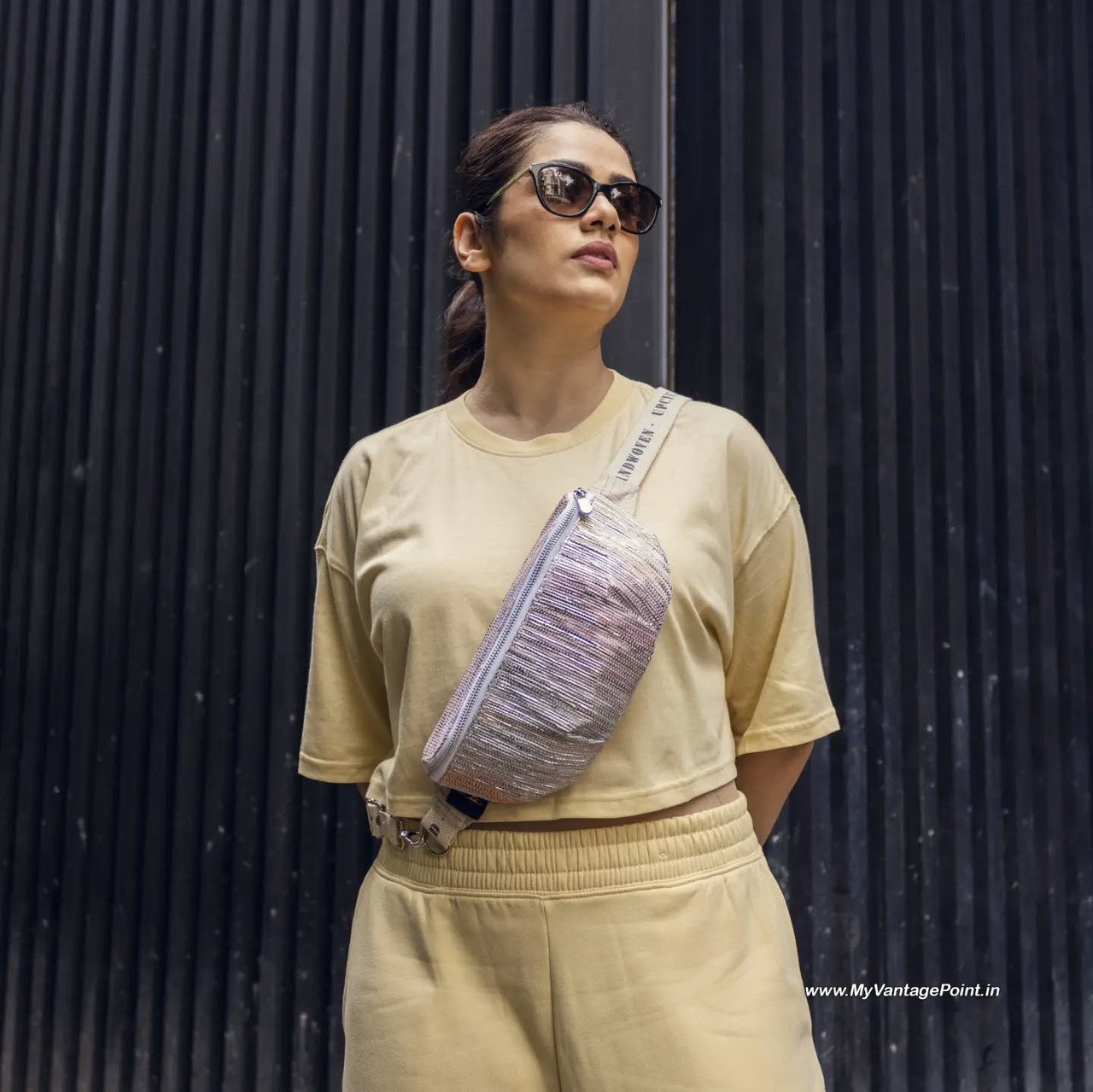 21-Girija-Oak-Godbole-Hot-Photos-HD-Mobile-Wallpaper-In-Western-Outfits-My-Vantage-Point