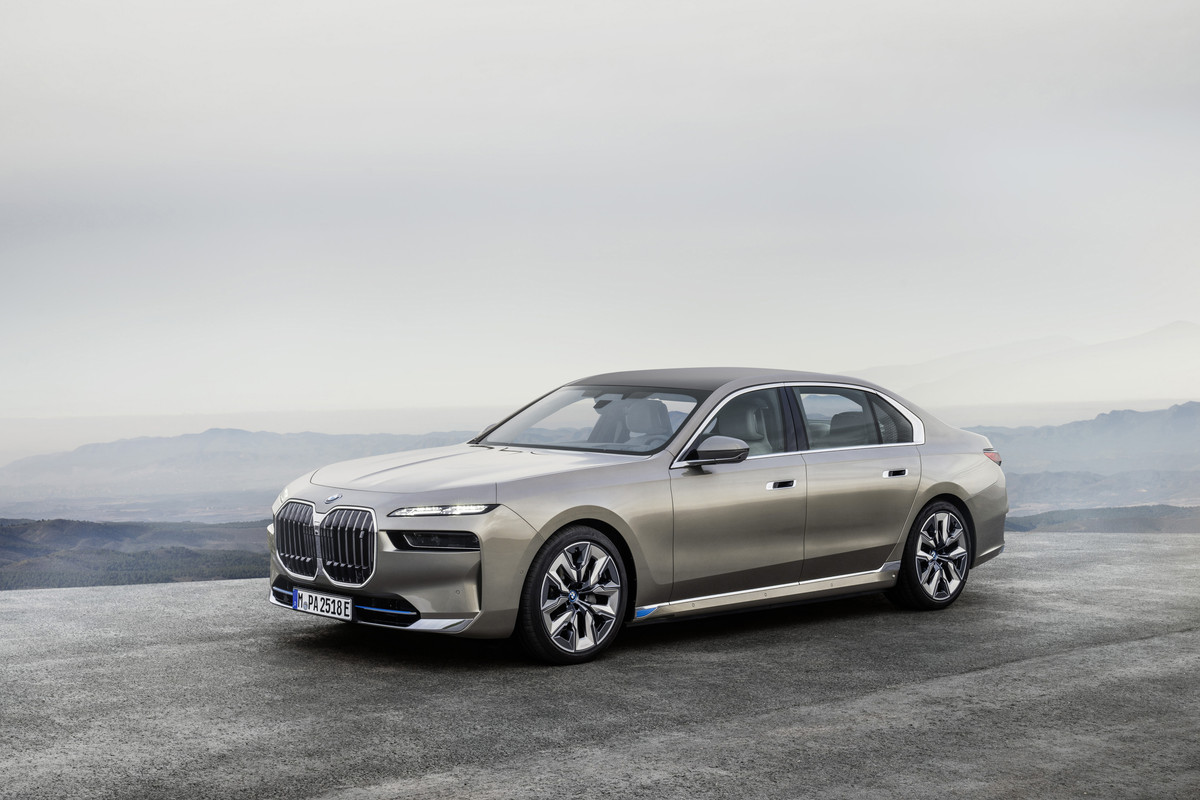 P90458196_highRes_the-new-bmw-i7-xdriv